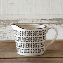 Load image into Gallery viewer, Danish Pattern Measuring Cup

